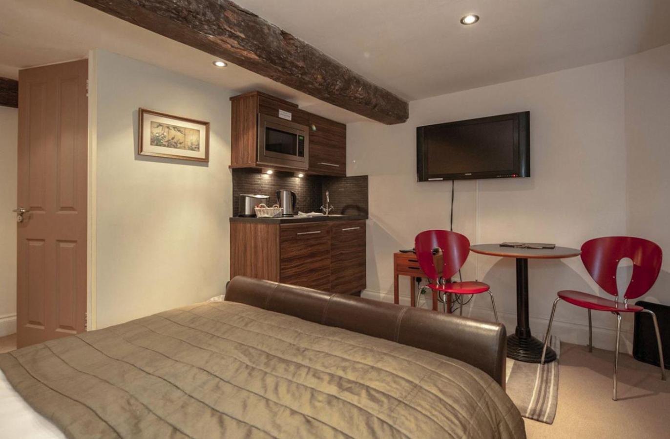 Guest house Bagshaw Hall 4*