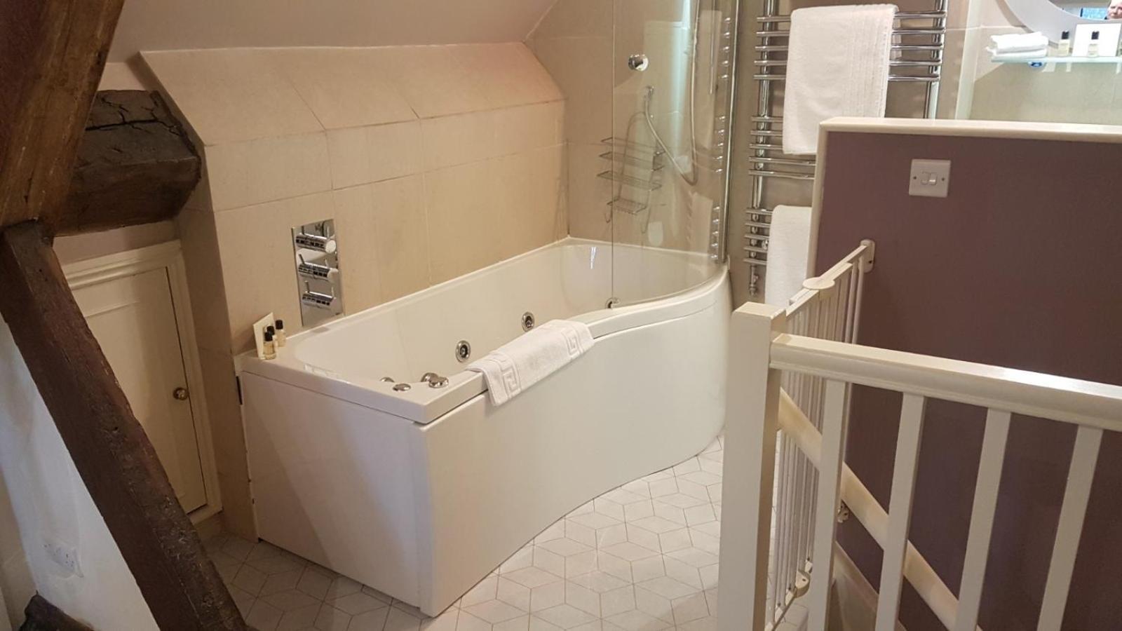 Bagshaw Hall 4*